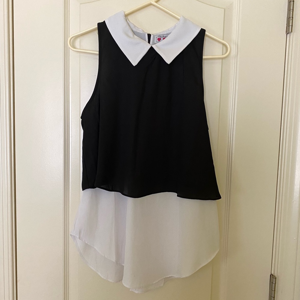 Black and White Sleeveless Collared Blouse